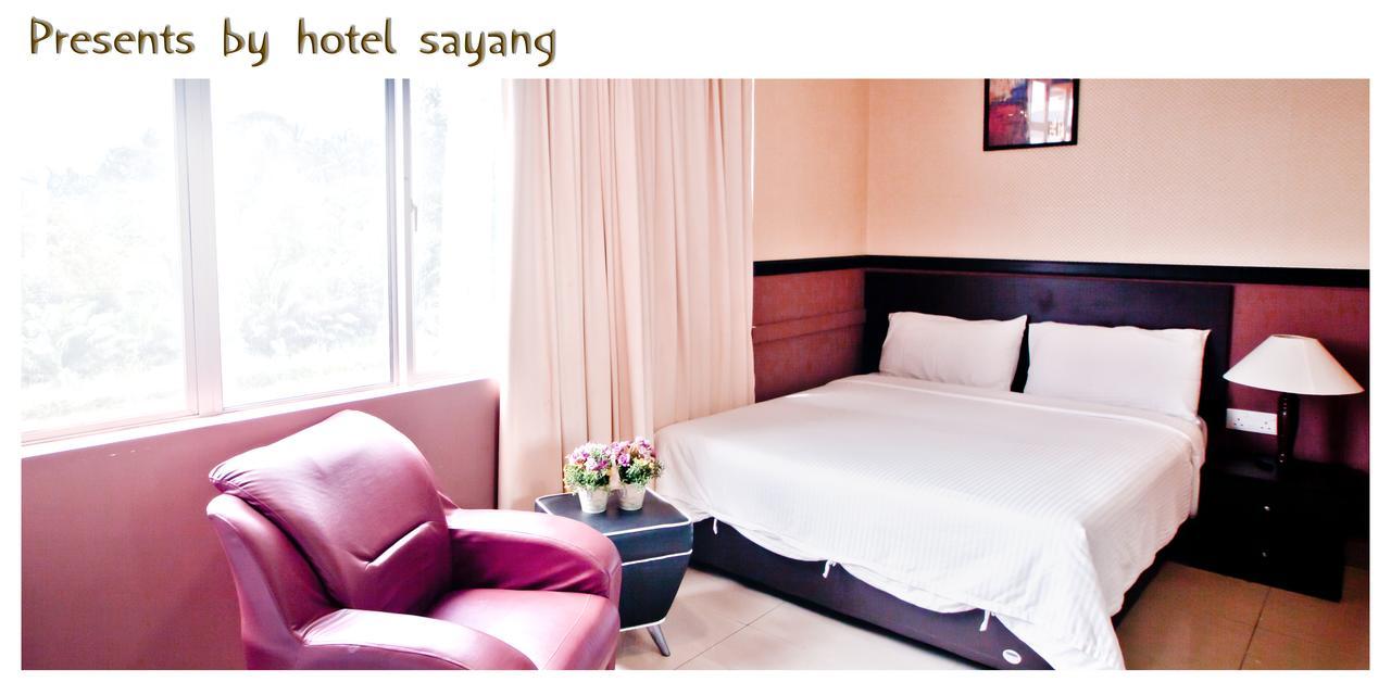 Sayang Hotel Кулаи Экстерьер фото