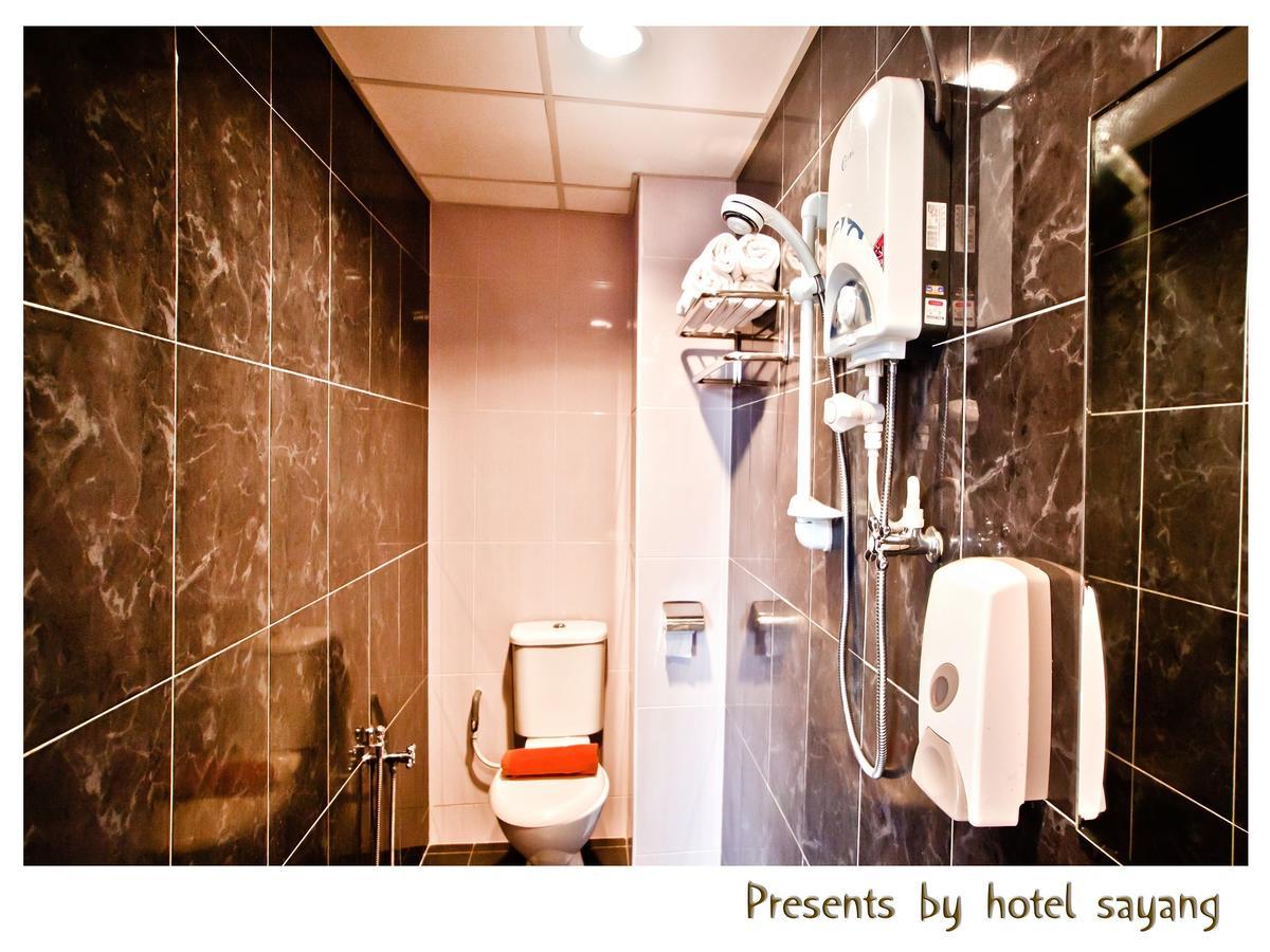 Sayang Hotel Кулаи Экстерьер фото